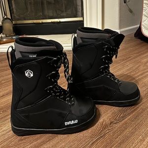 ThirtyTwo Lashed Boots (Men’s 8.5, fits Women’s 10)